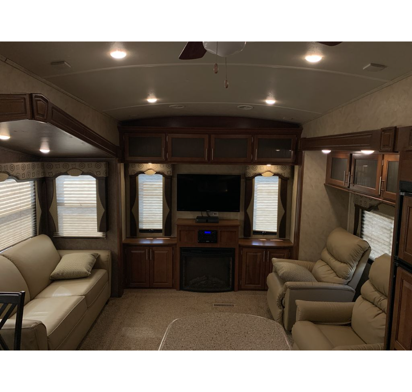 2014 FOREST RIVER RV CEDAR CREEK SILVERBACK 29IK