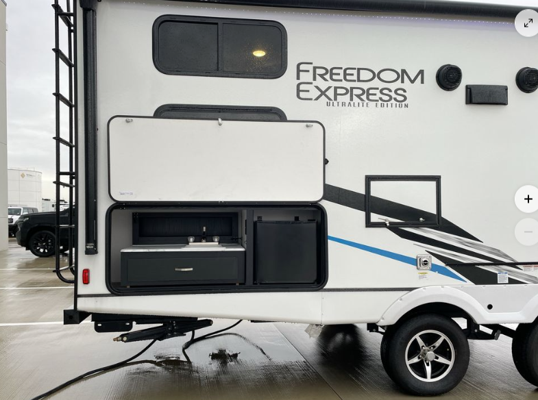 USED 2023 COACHMEN RV FREEDOM EXPRESS 257BHS